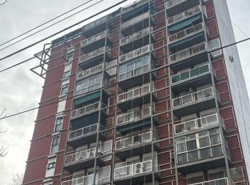 Departamento de 3 ambientes, Balvanera · Luminosísimo 3 Ambientes C/ Balcón Completo y Cocina Independiente - Apto Credito!