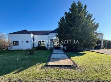 Casa · 167m² · 4 Ambientes · 2 Cocheras · Casa en Venta en San Roque Comarcas de Luján