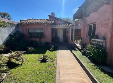 Casa de 6 ambientes, Esteban Echeverría · Casa de 120 m² Sobre Terreno de 260 m² con 4 Dorm. en Venta en Luis Guillón Apto Credito