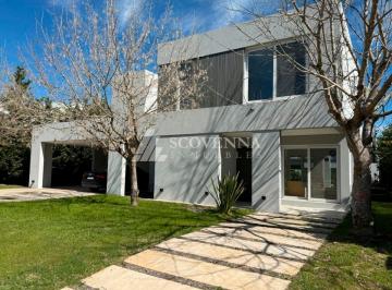 Casa de 5 ambientes, Campana · Muy Linda Casa Moderna Estilo Minimalista en Venta - La Reserva Sofitel