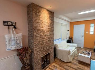 Departamento de 4 ambientes, Quilmes · Departamento Tipo Duplex Sobre Calle 880 Entre 841 y 839. La Florida - Quilmes. Excelente Ubicacion.