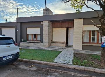 Casa de 3 ambientes, Coronel Suárez · Casa en Venta – Amplia, Luminosa y Totalmente Renovada
