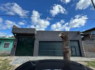 Casa de 3 ambientes, Berazategui · Casa y Local en Alquiler - Barrio Maritimo