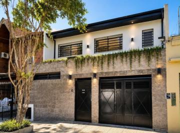 Casa · 261m² · 5 Ambientes · 1 Cochera · Casa 5 Ambientes en Florida Oeste
