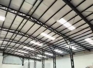 Bodega-Galpón · 807m² · 4 Ambientes · Galpón Amplio E Ideal