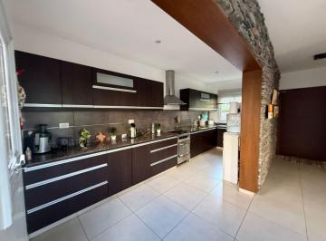Casa de 5 ambientes, Ciudad de Mendoza · Oportunidad en Dalvian: Casa Funcional en Una Planta: Confort y La Practicidad.
