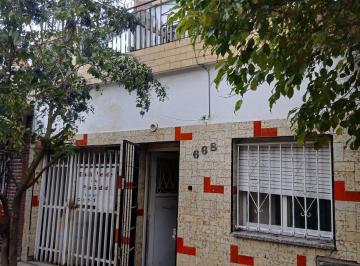 Casa · 148m² · 5 Ambientes · 1 Cochera · Casa de 5 Ambientes en Venta Villa Celina Multifamiliar