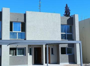 Casa · 90m² · 4 Ambientes · 1 Cochera · Venta Barrio Privado Duplex 2 Dorm. Dos Baños