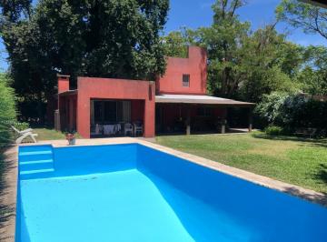 Casa · 200m² · 5 Ambientes · 1 Cochera · Casa en Alquiler Temporal 2025