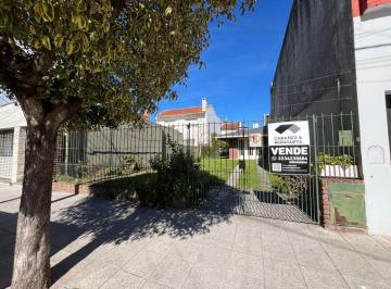 Casa · 300m² · 3 Ambientes · 1 Cochera · Casa 3 Ambientes con Parque y Quincho