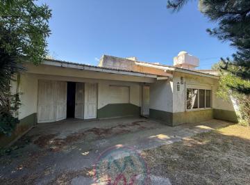Casa de 3 ambientes, Villa Gesell · Casa en Venta de 2 Dorm. C/ Cochera en Zona Sur