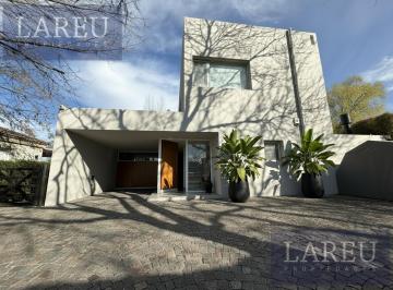 Casa · 350m² · 5 Ambientes · 4 Cocheras · Casa en Ayres de Pilar Alquiler Anual