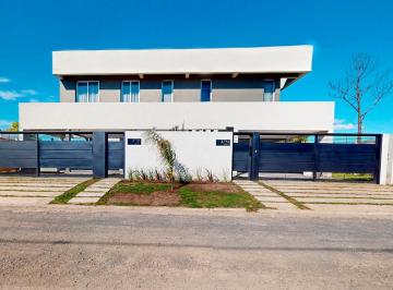 Casa · 169m² · 5 Ambientes · 2 Cocheras · Casa en Venta en La Plata Gorina 3 Dorm. Terraza