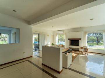 Casa · 360m² · 9 Ambientes · 2 Cocheras · Barrio Cerrado Altos del Golf - Villa Allende