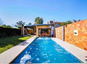 Casa · 130m² · 6 Ambientes · 3 Cocheras · Casas en Venta Villa Elisa