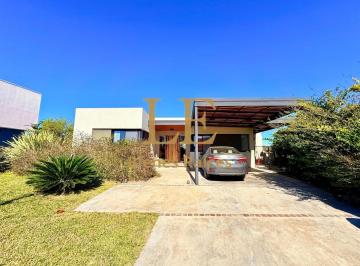 Casa · 218m² · 4 Ambientes · 3 Cocheras · Venta Casa Haras Santa María - Los Robles
