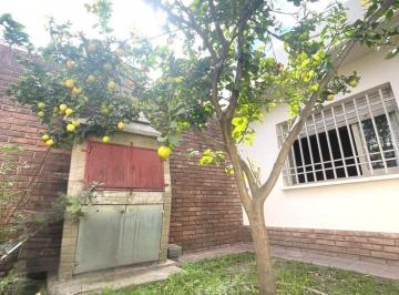 patio · Venta | B.º Empalme | 2 Dorm. | 141 m² Cubiertos | Patio C/ Asador | Cochera con Portón Aut. | Apta