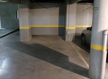 Garage , Chacarita · Cochera Amplia