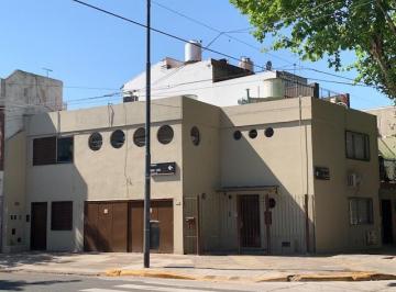 Oficina comercial · 132m² · 4 Ambientes · 1 Cochera · Alquiler Oficina 3 Despachos 2 Baños Patio Terraza Cochera en Tipo PH Colegiales
