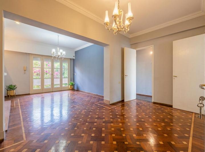 Casa · 307m² · 4 Dormitorios · 1 Cochera