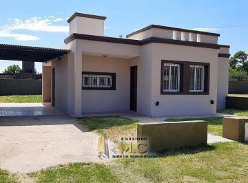Casa de 4 ambientes, Colonia Tirolesa · Casa 3 Dorm. en B° Los Nonos - Colonia Tirolesa