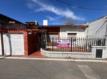 Casa · 100m² · 4 Ambientes · 1 Cochera · Casa en Luis Guillon