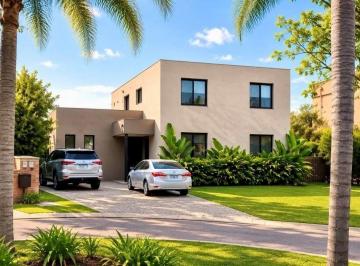 Casa · 204m² · 6 Ambientes · 1 Cochera · Casa en Venta en San Isidro Labrador, Villanueva, Tigre