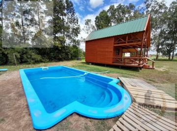 Casa · 60m² · Cabaña 3 Ambientes Equipada con Cochera con Lote Chacra de 2000 m² Villa Ruiz
