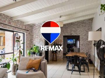 Casa · 150m² · 5 Ambientes · 2 Cocheras · Casa en Venta Barrio San Carlos Zona Sur 4 Dorm