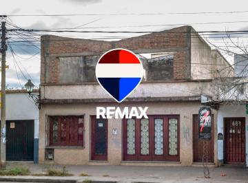 Casa · 225m² · 11 Ambientes · 1 Cochera · Casa en Venta C/ Cochera + 3 Deptos en Macrocentro