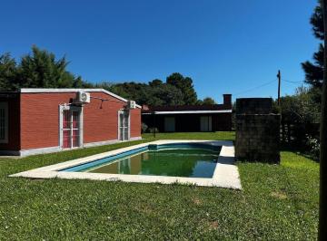 Quinta vacacional · 142m² · 4 Dormitorios · 3 Cocheras · Quinta en Venta en Arroyo Leyes - Alto Potencial