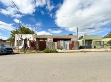 Local comercial · 55m² · 1 Cochera · Venta Local con Departamento Villa Aguirre, Tandil