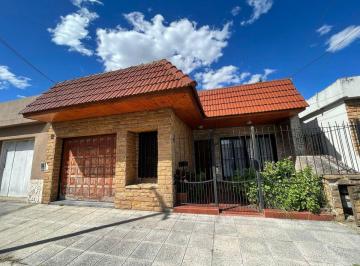 Casa · 100m² · 3 Ambientes · 2 Cocheras · Venta de Casa San Justo 3 Ambientes