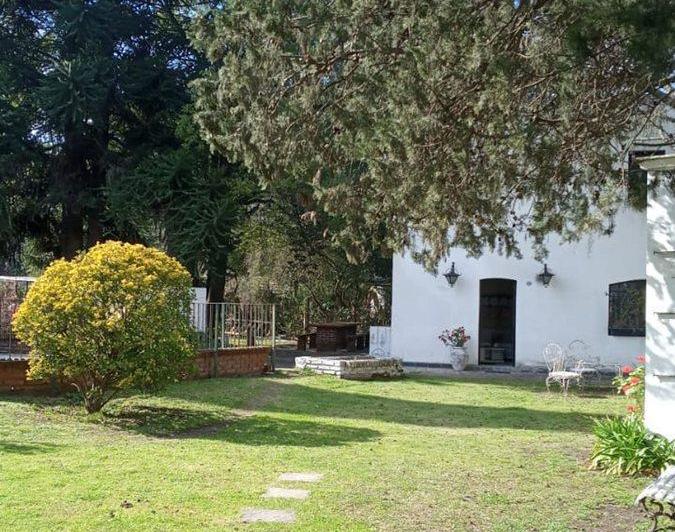 Casa · 180m² · 7 Ambientes · 2 Cocheras