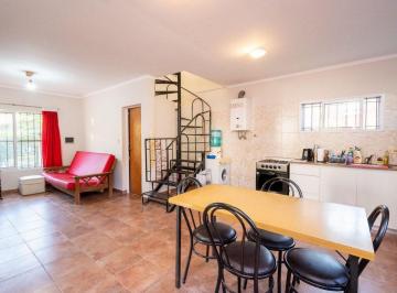 Casa · 97m² · 3 Ambientes · 2 Cocheras · Alquiler de Casaquinta Amoblada en Rincón