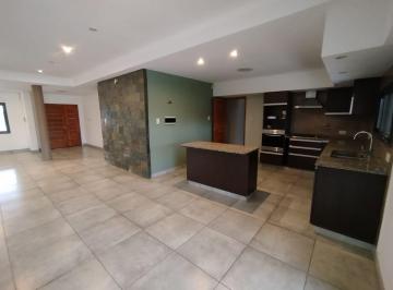 Casa · 208m² · 8 Ambientes · 3 Cocheras · Casa de Categoría en Altos de La Ribera - Alquiler