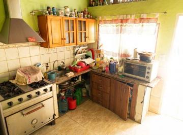 Casa · 90m² · 4 Ambientes · 1 Cochera · Casa en Venta La Plata