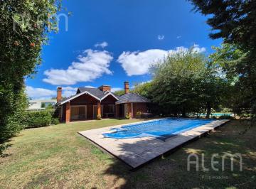 Casa · 200m² · 5 Ambientes · 2 Cocheras · Casa en Venta en El Ombu
