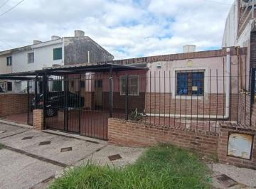 Casa · 140m² · 3 Ambientes · 2 Cocheras · Venta Casa 2 Dorm. Las Palmas Córdoba