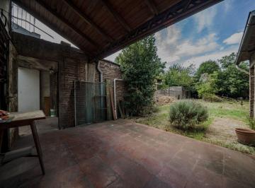 Casa · 116m² · 5 Ambientes · 2 Cocheras · Casa, Cocheras, Taller y Amplio Jardìn de Fondos