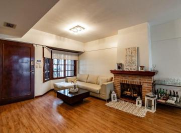 Casa · 159m² · 5 Ambientes · 2 Cocheras · Venta Triplex 5 Ambientes en Villa del Parque