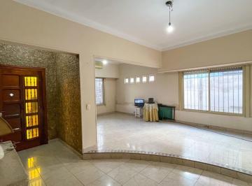 Casa · 200m² · 3 Ambientes · Venta Casa 3 Amb. Jardin/parrilla Pablo Podesta