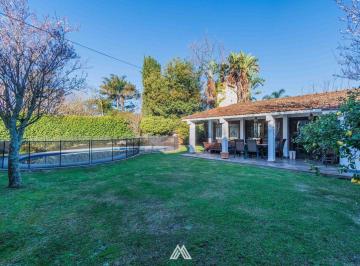 Casa · 363m² · 8 Ambientes · Venta Casa Carrasco Sur 5 Dorm. Piscina
