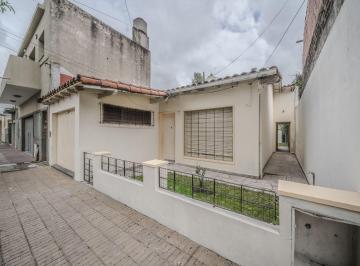 Casa · 114m² · 4 Ambientes · 1 Cochera · Venta - Casa 3 Ambientes - Garage - Parque