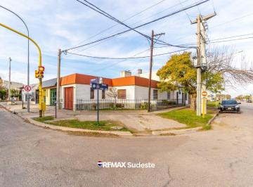 Casa · 148m² · 4 Ambientes · 1 Cochera · Venta Casa Mas Local en Misioneros y Newton
