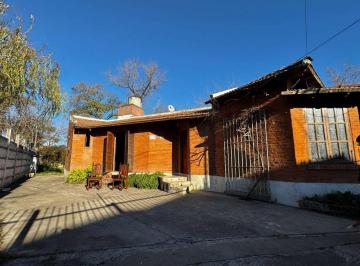 Casa · 130m² · 5 Ambientes · 2 Cocheras · Casa en Venta en Pergamino