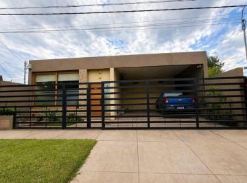 Casa · 146m² · 5 Ambientes · 2 Cocheras · Casa 3 Dorm. - Alvarez - Santa Fe