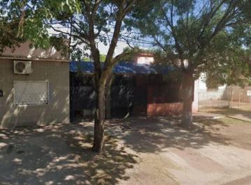 Casa · 220m² · 7 Ambientes · 2 Cocheras · Venta de Casa Apta Crédito en Barranqueras.