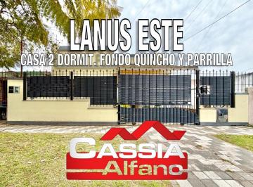 Casa · 120m² · 3 Ambientes · 1 Cochera · Casa Lote Propio con Jardin, Dos Dormit. Fondo Libre con Quincho y Parrilla
