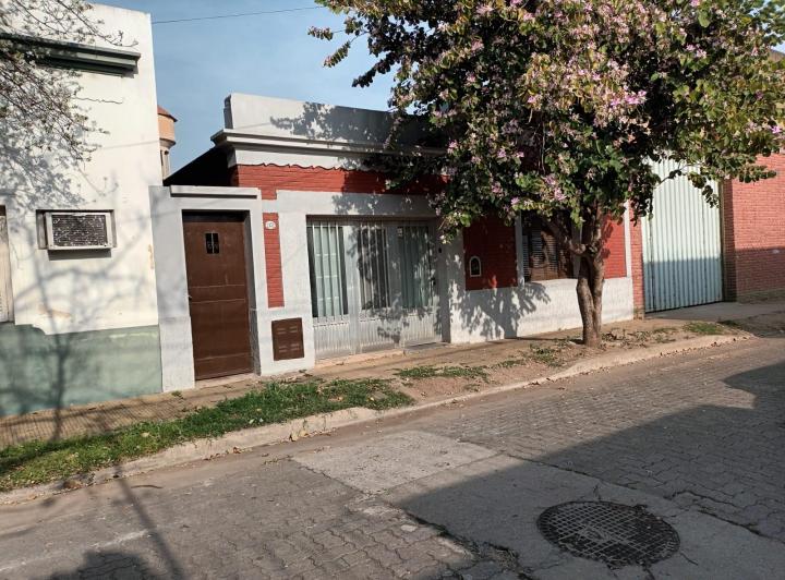 Casa · 100m² · 2 Dormitorios · 1 Cochera